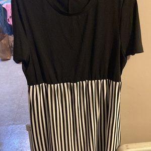 Wrong size. Never worn. Shein